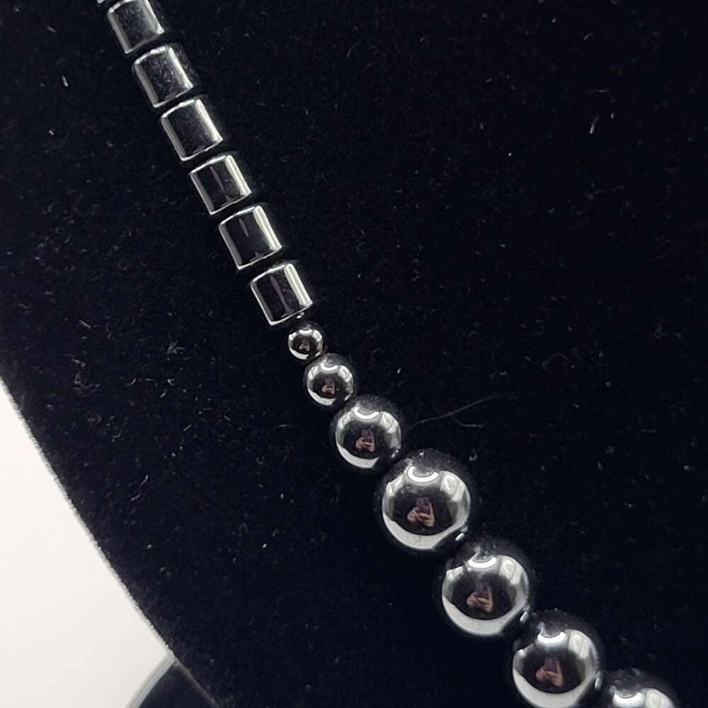 BeadedโHematite Graduated Necklace 22in